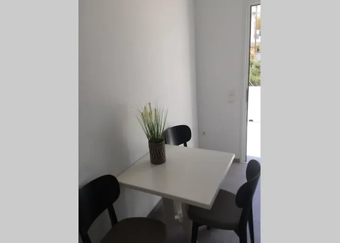 House Phos Naousa (Paros)